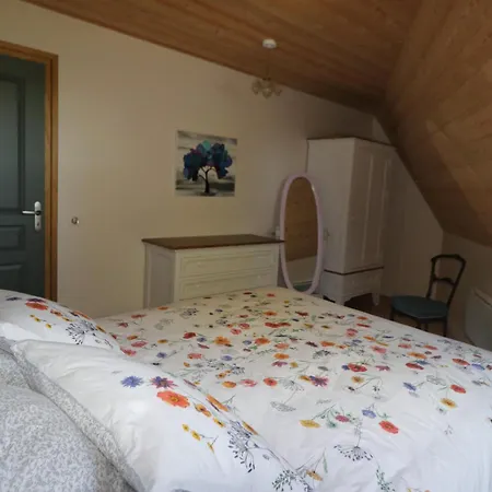 La Fermette De Loucheyre Bed & Breakfast *