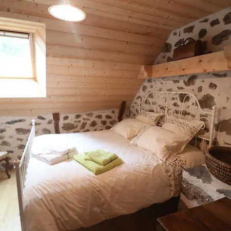 La Fermette De Loucheyre Bed & Breakfast